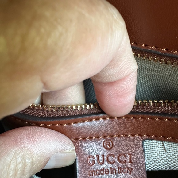 New!!! GG Tan Leather Crossbody Bag - Picture 14 of 17